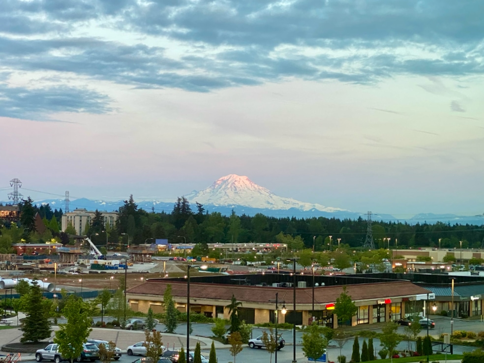 View of Mt Rainier from Federal Way, WA